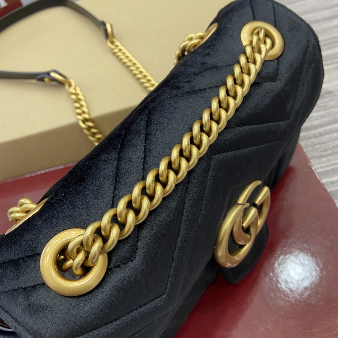 Gucci Marmont Velvet Shoulder Bag, Black, 22x13x6cm - Elegant Design 11 i1743835411 1805 0