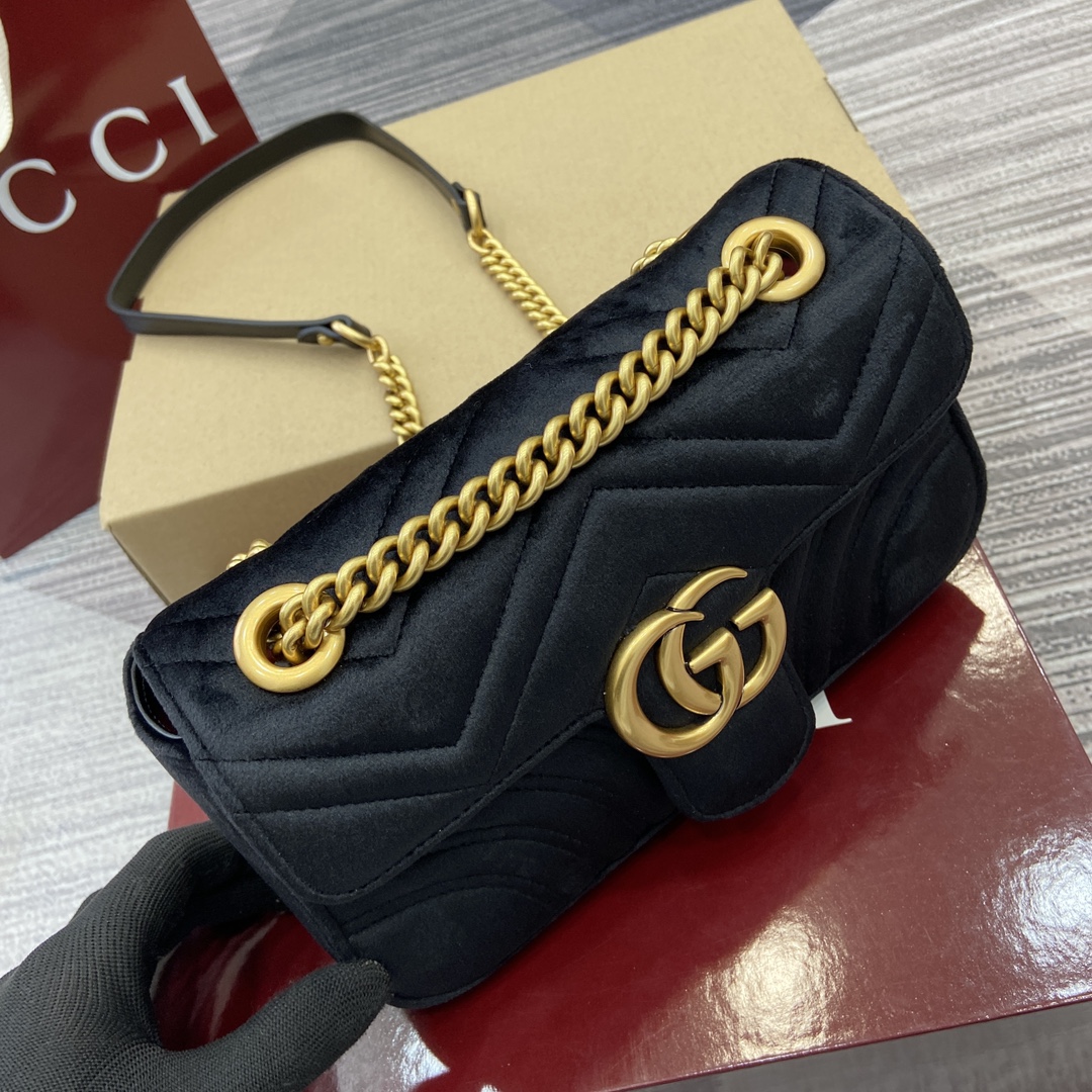 Gucci Marmont Velvet Shoulder Bag, Black, 22x13x6cm - Elegant Design 5 i1743835411 245 0