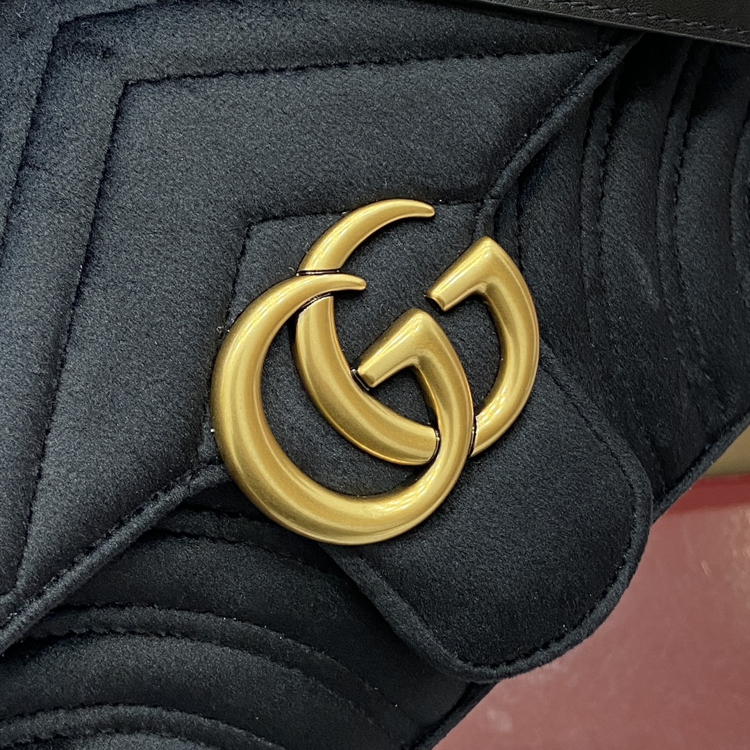 Gucci Marmont Velvet Shoulder Bag, Black, 22x13x6cm - Elegant Design 6 i1743835411 7701 0