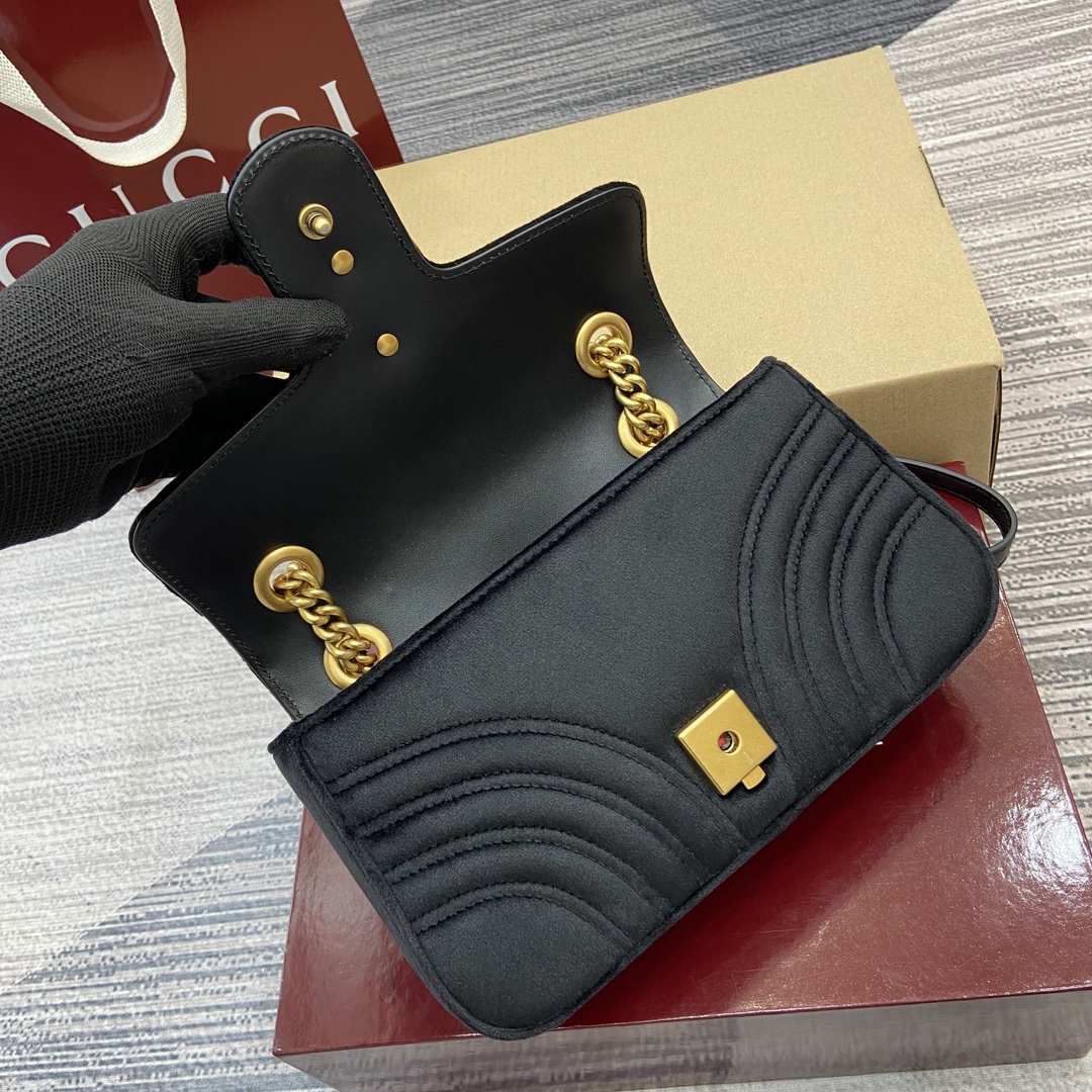Gucci Marmont Velvet Shoulder Bag, Black, 22x13x6cm - Elegant Design 8 i1743835411 897 0