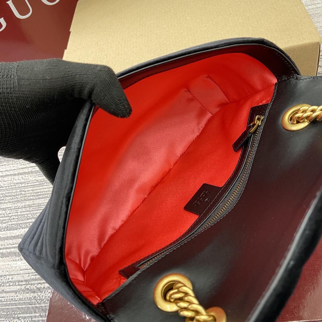 Gucci Marmont Velvet Shoulder Bag - Black, 26cm x 15cm x 7cm 9 i1743835428 1263 0
