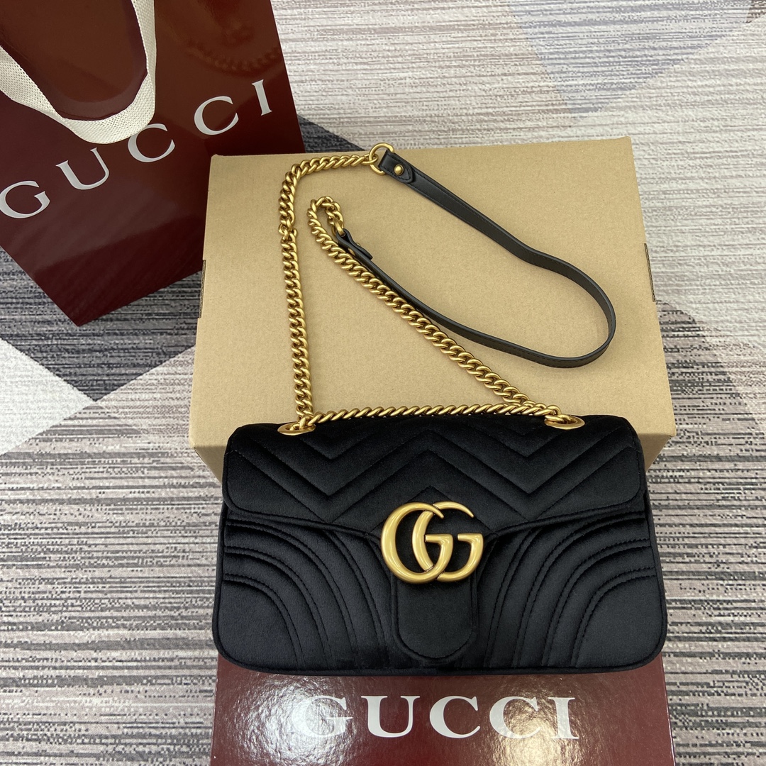 Gucci Marmont Velvet Shoulder Bag - Black, 26cm x 15cm x 7cm 2 i1743835428 2087 0