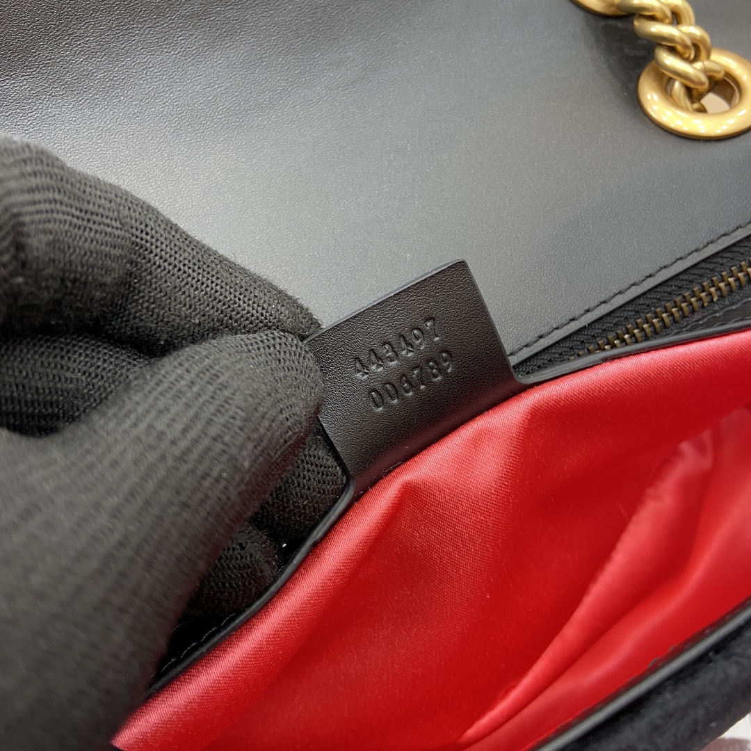 Gucci Marmont Velvet Shoulder Bag - Black, 26cm x 15cm x 7cm 13 i1743835428 3188 0