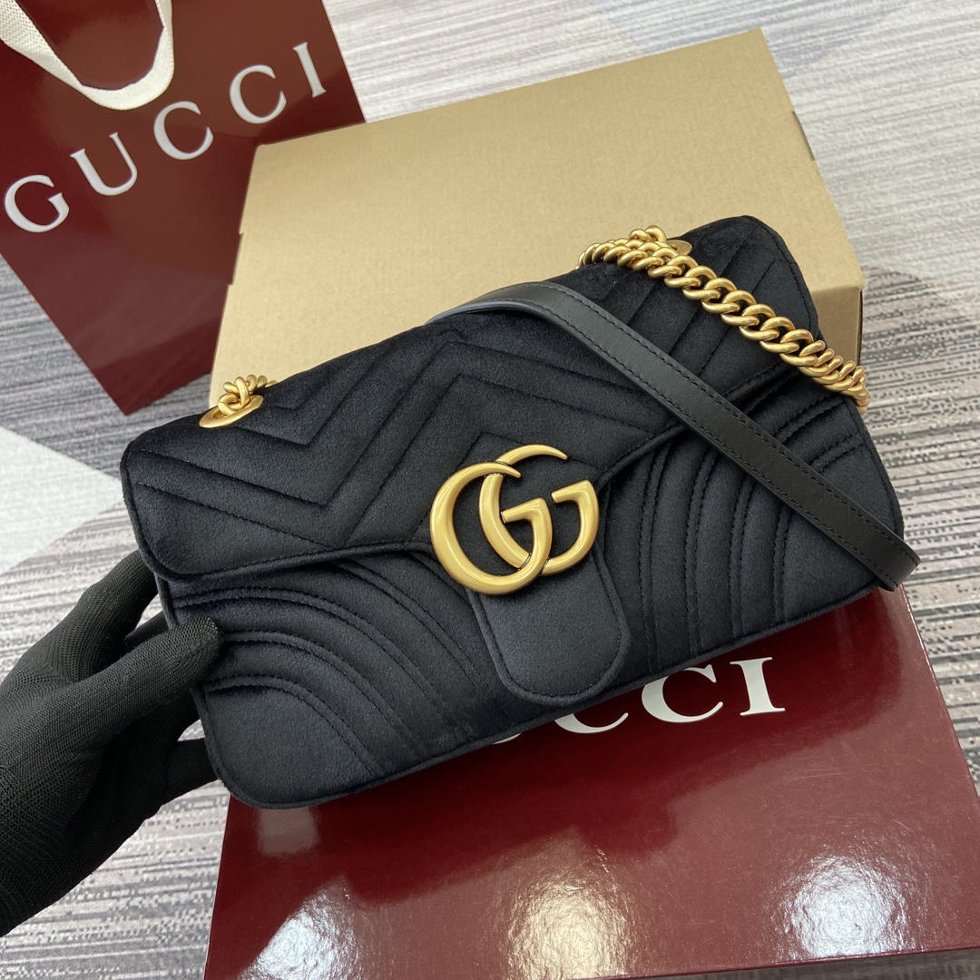 Gucci Marmont Velvet Shoulder Bag - Black, 26cm x 15cm x 7cm 1 i1743835428 6470 0