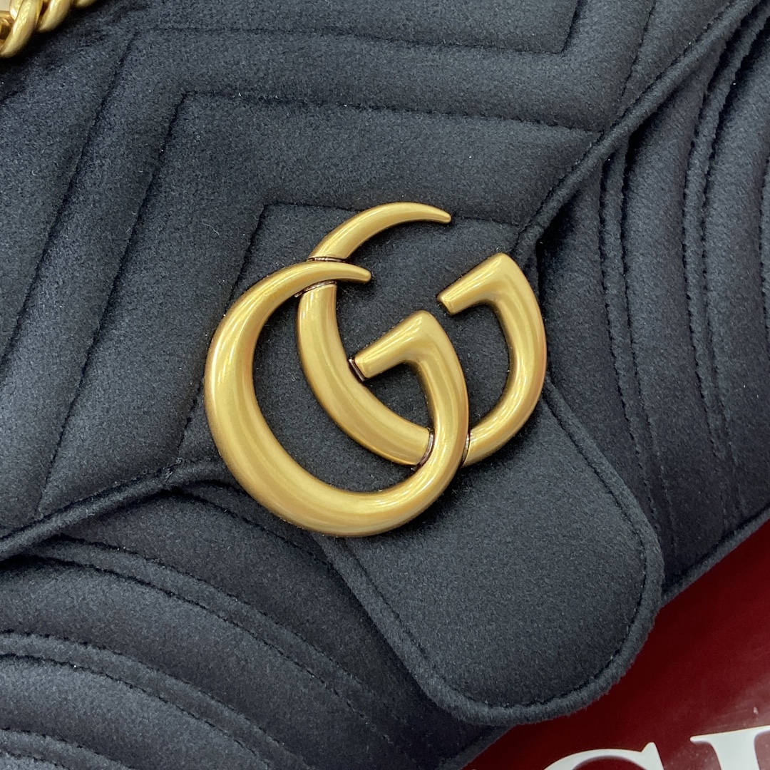 Gucci Marmont Velvet Shoulder Bag - Black, 26cm x 15cm x 7cm 7 i1743835428 7091 0
