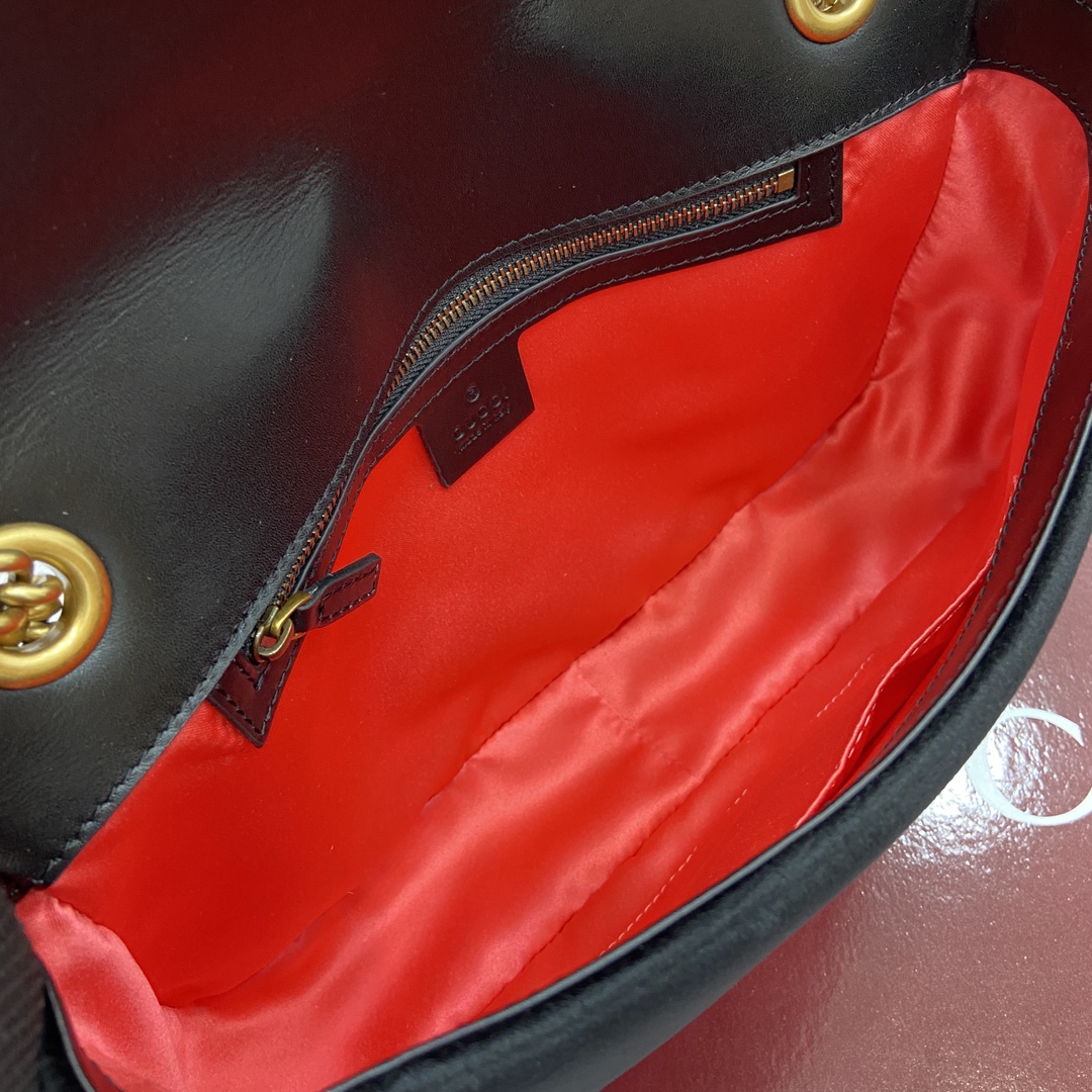 Gucci Marmont Velvet Shoulder Bag, Black, 31 cm - Iconic Style & Versatile Design 9 i1743835439 1430 0