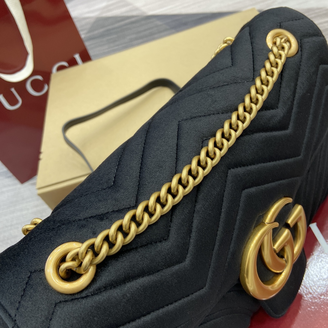 Gucci Marmont Velvet Shoulder Bag, Black, 31 cm - Iconic Style & Versatile Design 11 i1743835439 775 0