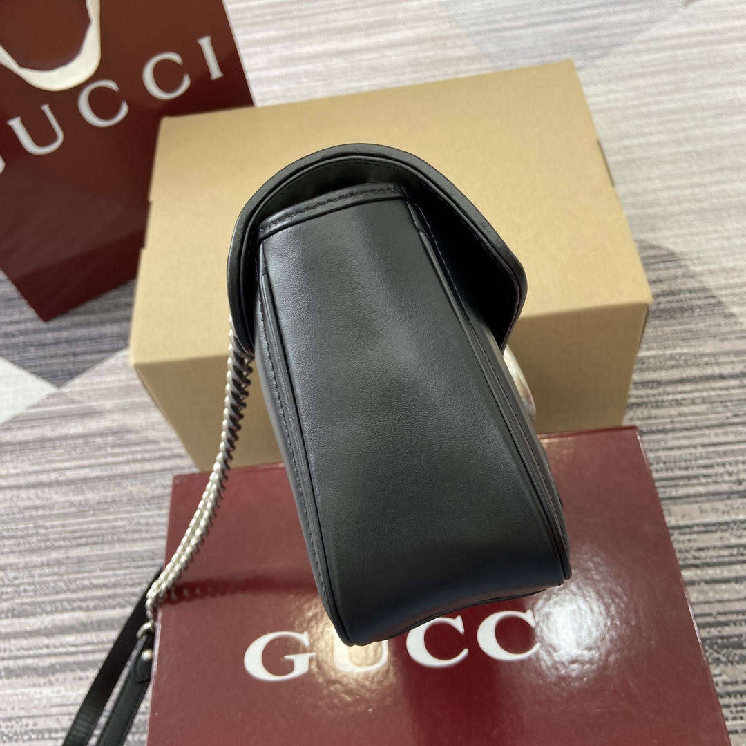 Gucci Marmont Black Leather Shoulder Bag, 26cm, An Elegant Design 5 i1743869957 9707 0