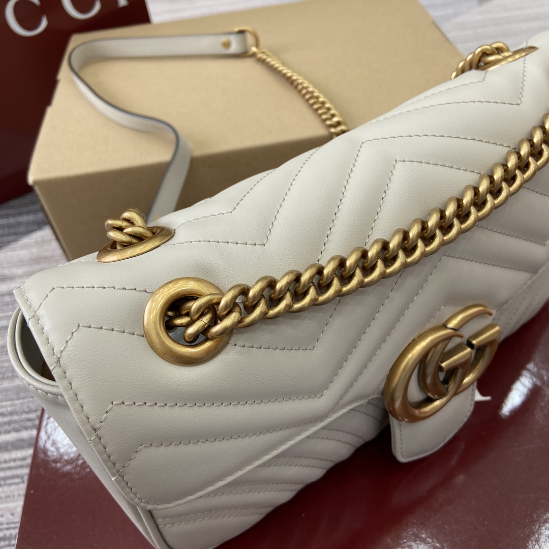 Gucci Marmont Leather Shoulder Bag with Chain, White, 26cm x 15cm x 7cm 13 i1743870117 6155 8