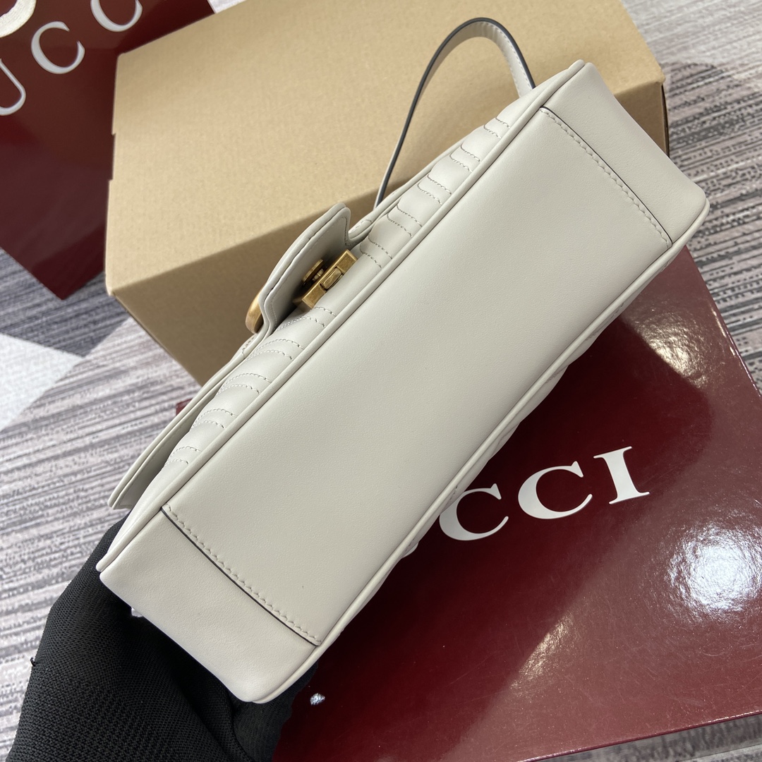 Gucci Marmont Leather Shoulder Bag with Chain, White, 26cm x 15cm x 7cm 7 i1743870117 833 0