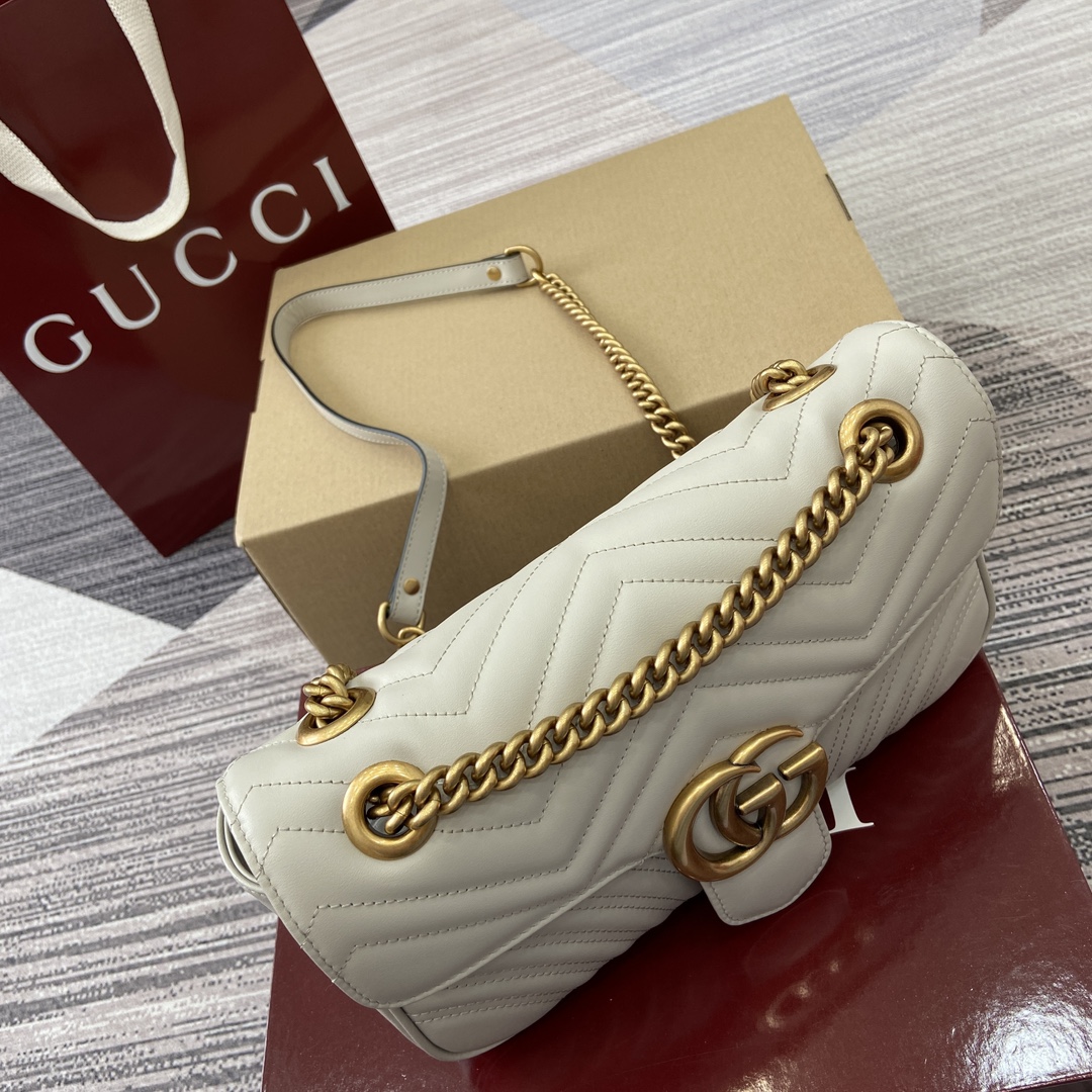 Gucci Marmont Leather Shoulder Bag with Chain, White, 26cm x 15cm x 7cm 5 i1743870119 1864 0