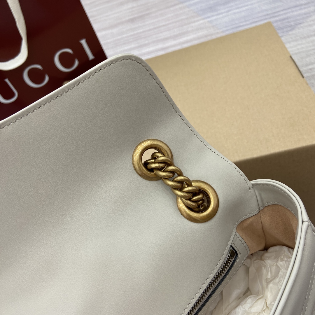 Gucci Marmont Leather Shoulder Bag with Chain, White, 26cm x 15cm x 7cm 11 i1743870119 4024 0