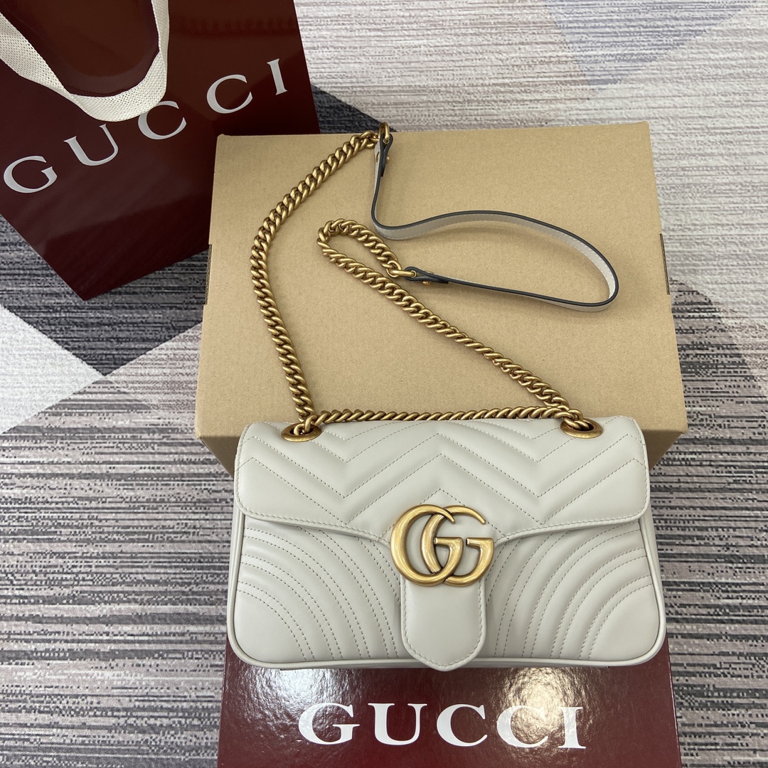 Gucci Marmont Leather Shoulder Bag with Chain, White, 26cm x 15cm x 7cm 3 i1743870119 7192 0