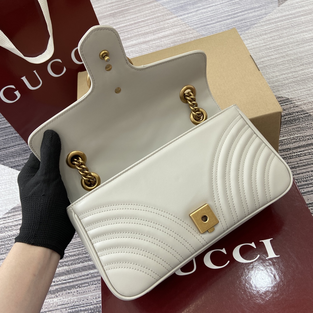 Gucci Marmont Leather Shoulder Bag with Chain, White, 26cm x 15cm x 7cm 9 i1743870119 9032 0