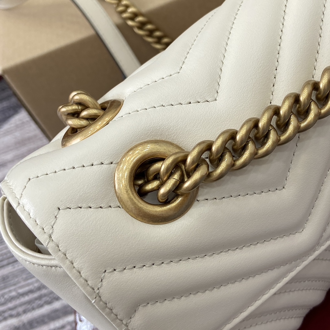 Gucci Marmont White Leather Shoulder Bag with Chain Strap, 26cm 5 i1743870196 2360 0