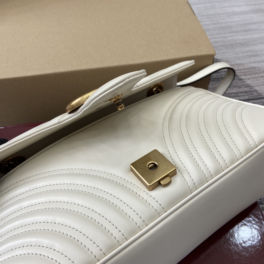 Gucci Marmont White Leather Shoulder Bag with Chain Strap, 26cm 8 i1743870196 5907 0