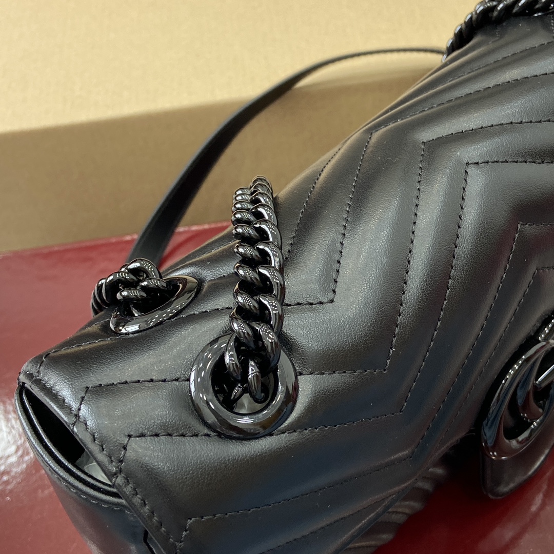 Gucci Marmont Black Leather Shoulder Bag with Chain Strap and Double G Detail 8 i1743870266 6129 0