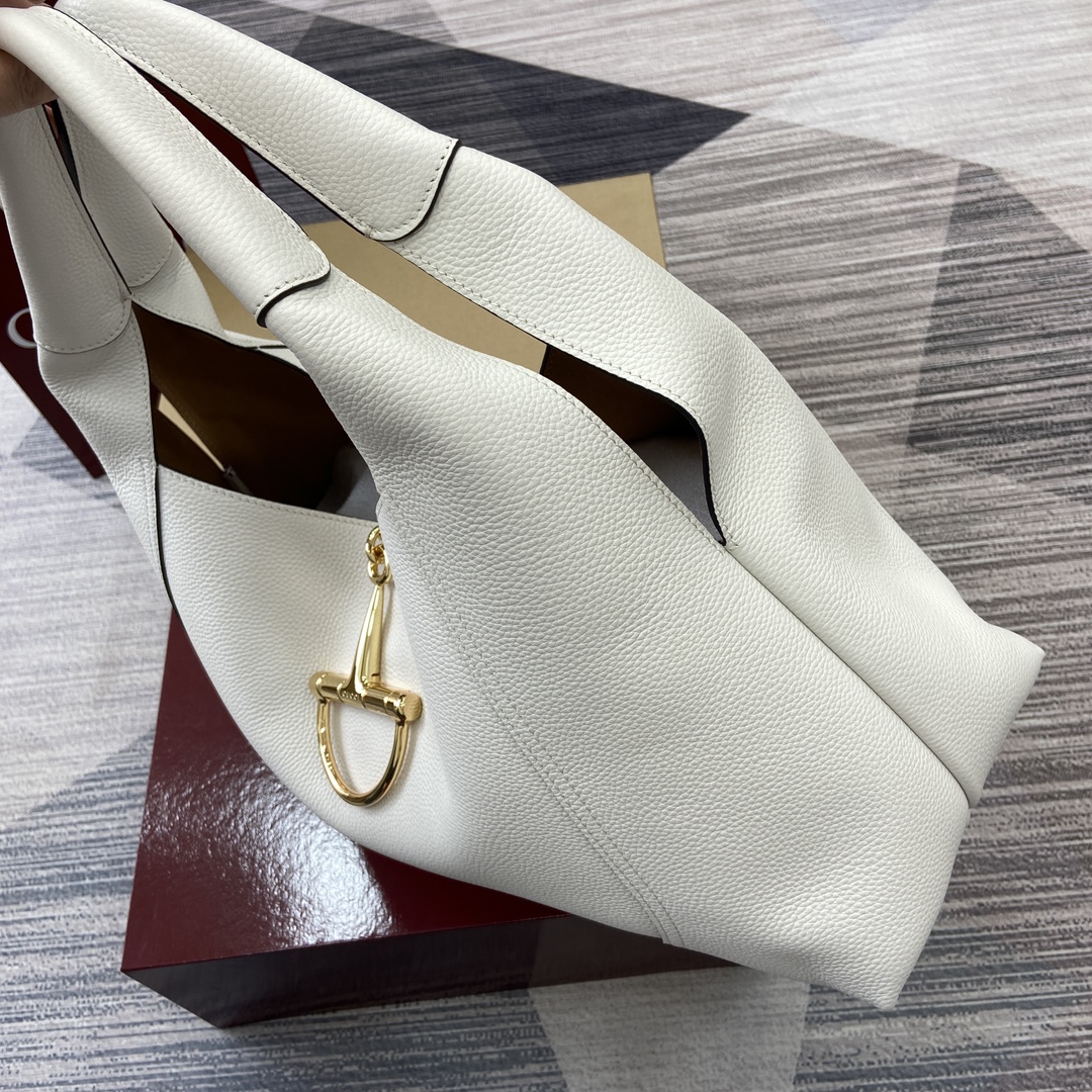 Gucci Softbit White Leather Shoulder Bag with Horsebit Detail, 46 cm 10 i1744037405 3653 0