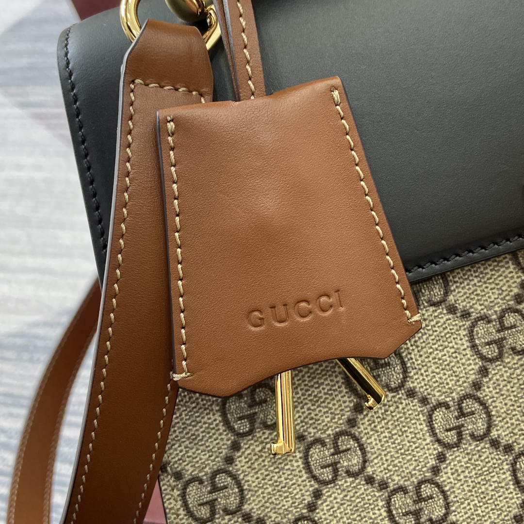 Gucci padlock top handle bag in GG supreme canvas with black leather 12 i1744218264 921 0