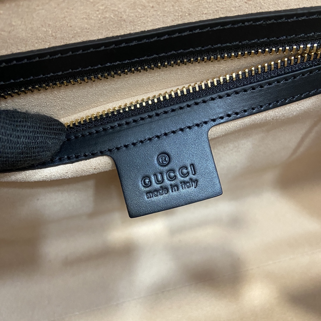 Gucci padlock top handle bag in GG supreme canvas with black leather 11 i1744218265 461 0