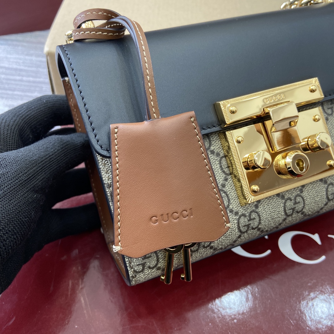 Gucci Supreme Canvas Shoulder Bag with Leather Flap and Key Lock Closure 11 i1744218298 757 0