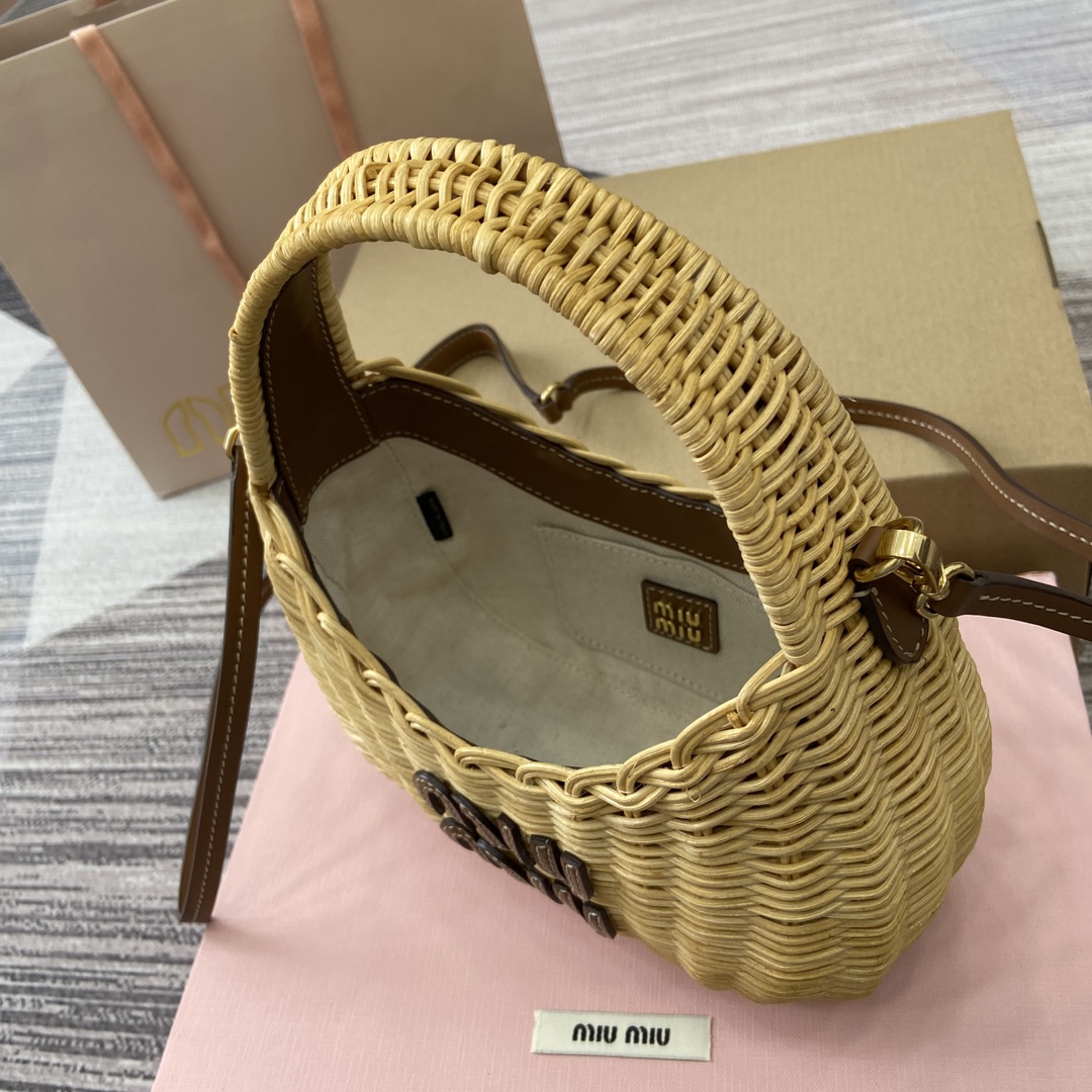 Miu Miu Wander Woven Shoulder Bag with Matelassé Detail - Brown 9 i1744539064 1466 0