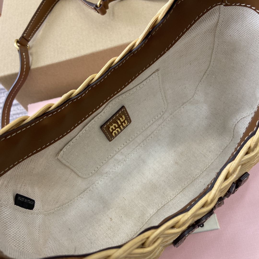 Miu Miu Wander Woven Shoulder Bag with Matelassé Detail - Brown 11 i1744539064 9770 0