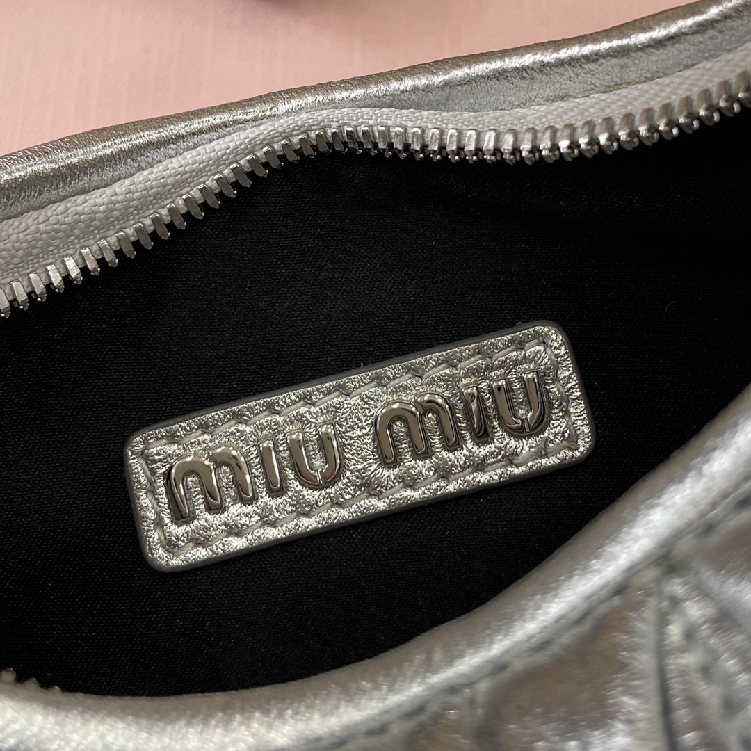 Miu Miu Mini MiuWander Silver Lambskin Matelassé Shoulder Bag 10 i1744539102 5713 0