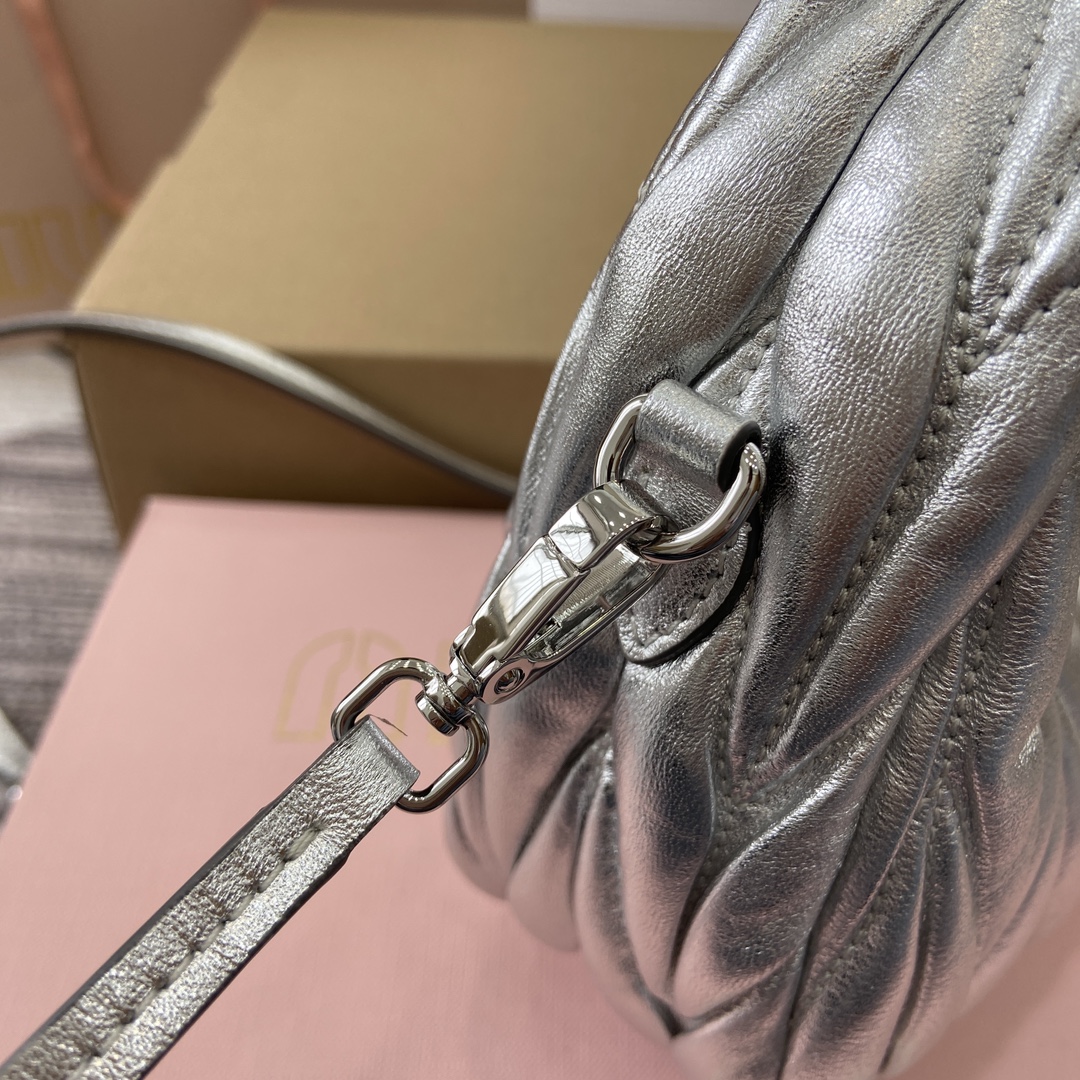 Miu Miu Mini MiuWander Silver Lambskin Matelassé Shoulder Bag 11 i1744539102 8090 0