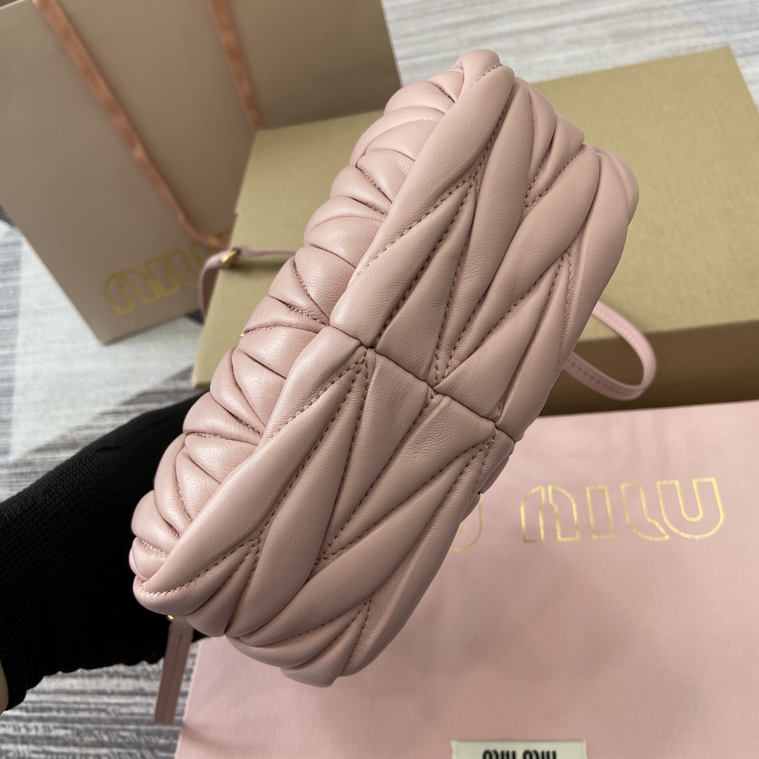 Miu Miu Mini MiuWander Bag Pink Lambskin Leather Matelasse Embroidery 6 i1744539123 7188 0