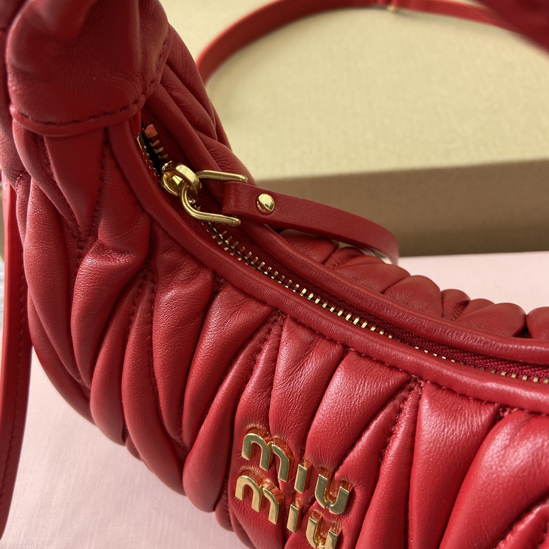 Miu Miu Mini MiuWander Red Lambskin Matelasse Shoulder Bag 8 i1744539146 5799 0