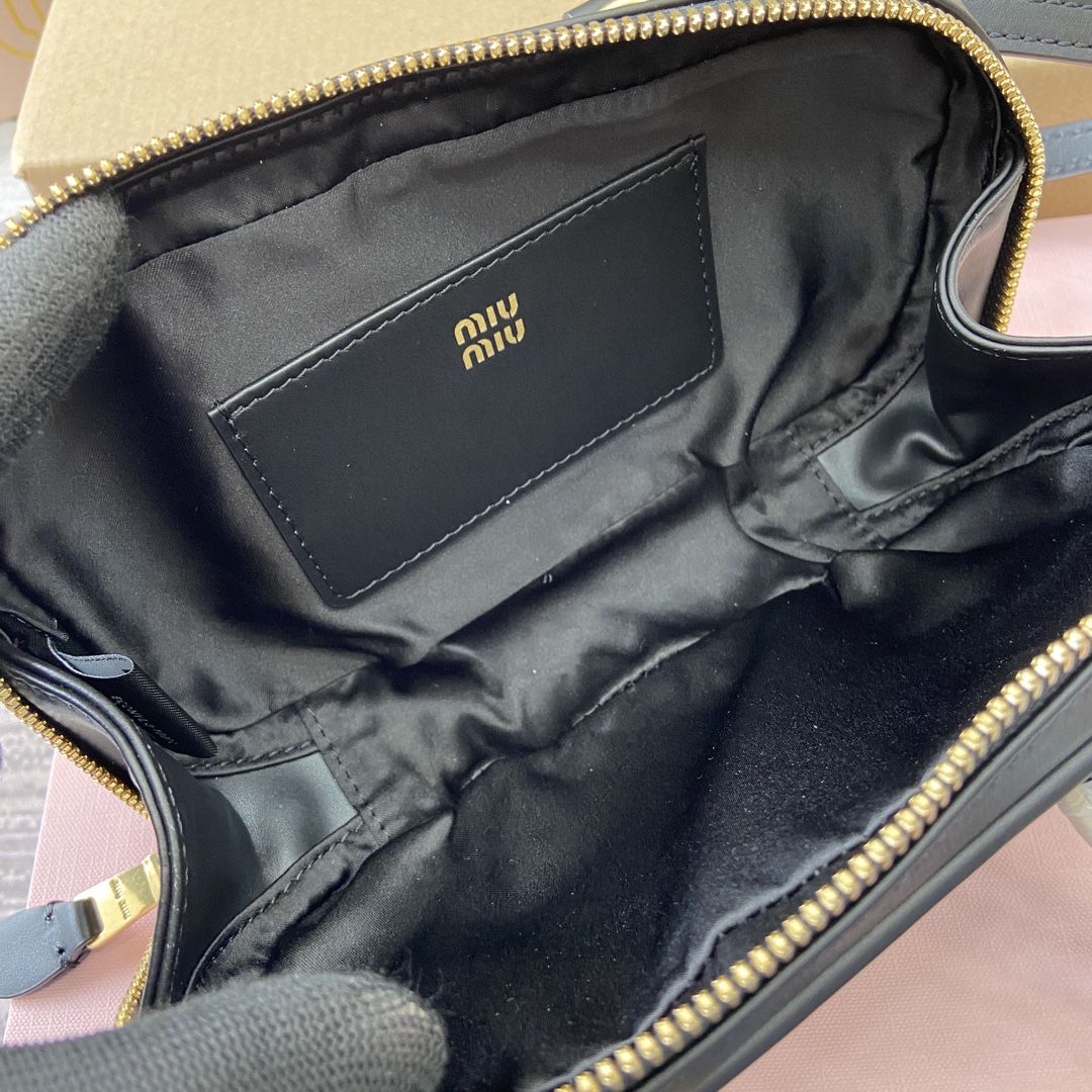 Miu Miu Arcadie Mini Bowling Bag Black Leather Shoulder Bag 19X10X5cm 9 i1744539282 7881 0