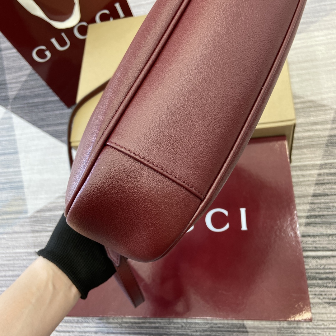 Gucci Bamboo 1947 Shoulder Bag in Red Leather with Double G Hardware 11 i1744879571 536 0