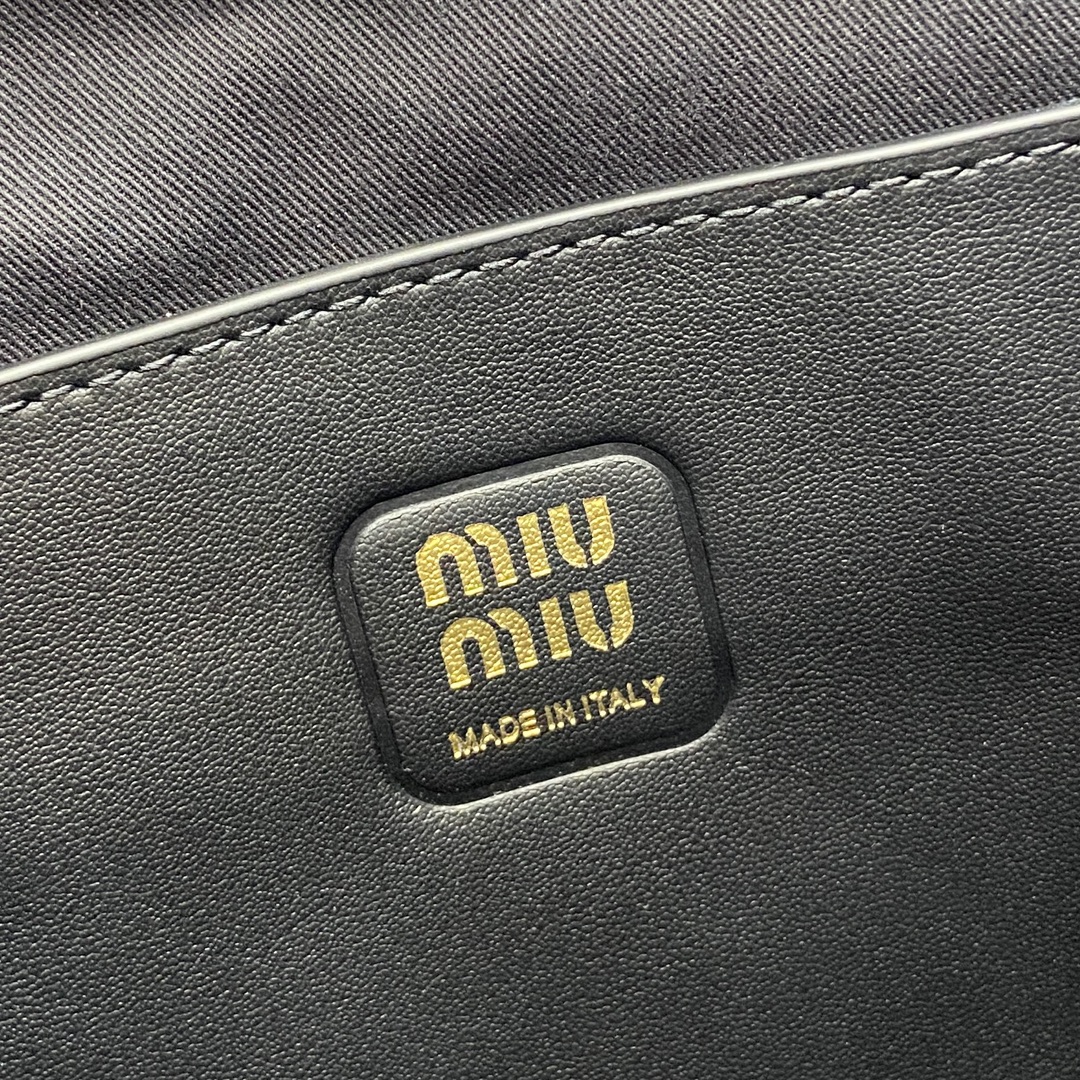 Miu Miu Mini Tote Bag in Black Patent Leather with Embossed Logo 11 i1744945630 4421 0