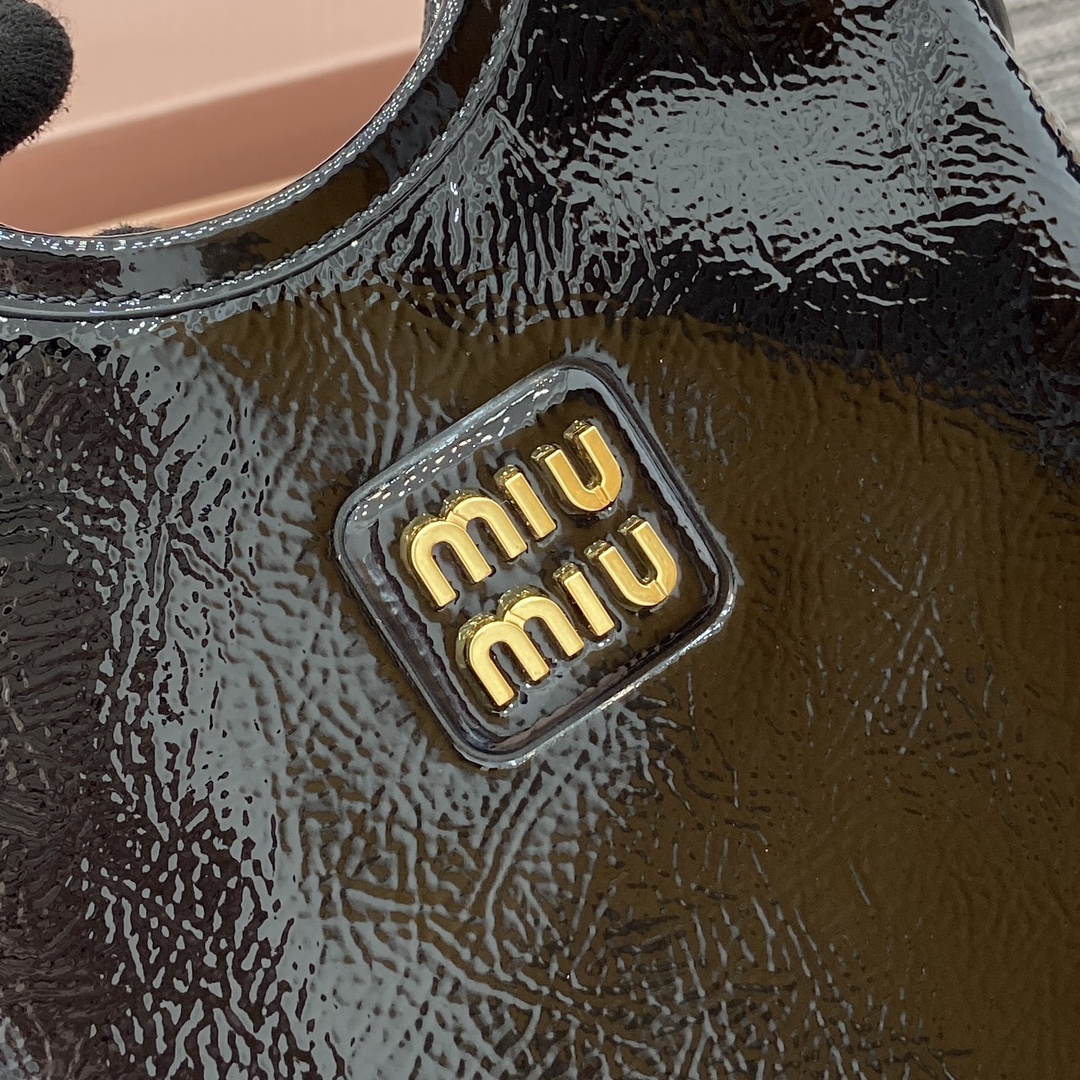 Miu Miu Mini Tote Bag in Black Patent Leather with Embossed Logo 7 i1744945631 4353 0