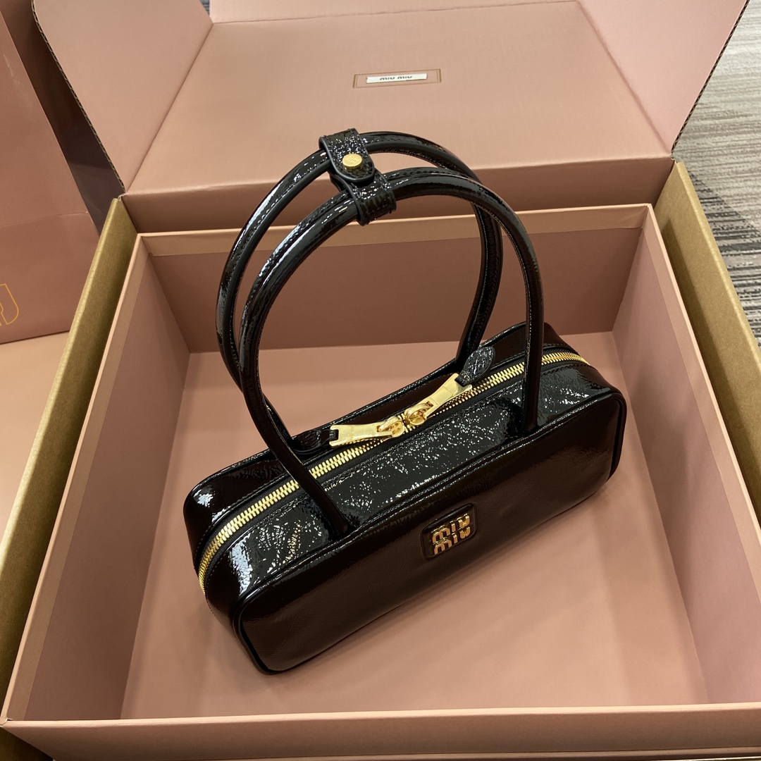 Miu Miu Beau Handbag in Black Patent Leather - Chic & Compact Design 5 i1744945730 2880 0