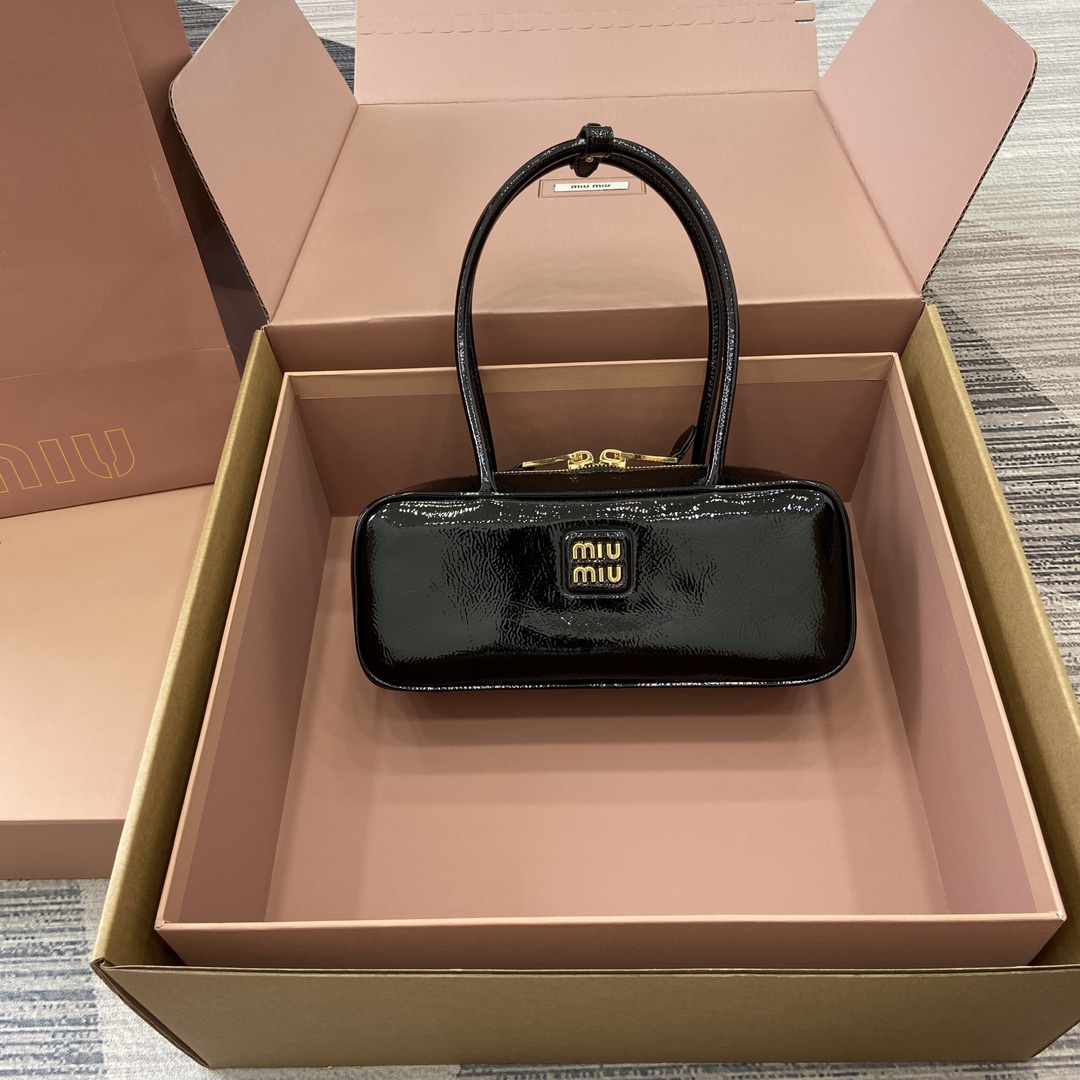 Miu Miu Beau Handbag in Black Patent Leather - Chic & Compact Design 12 i1744945730 6989 0