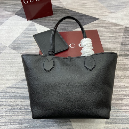 Gucci Totissima Reversible Tote Bag: Beige Canvas & Black Leather, 30cm