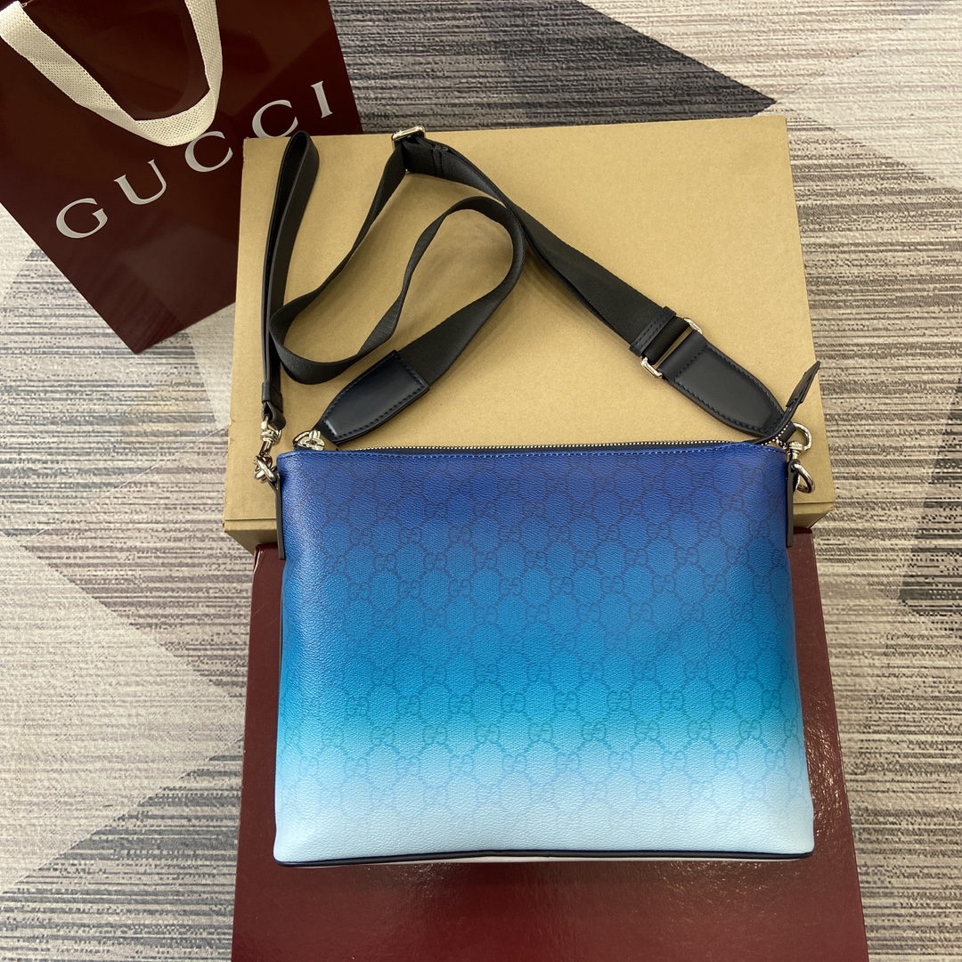 GUCCI 漸變藍 GG Monogram 塗層織物 手拿包 腕帶