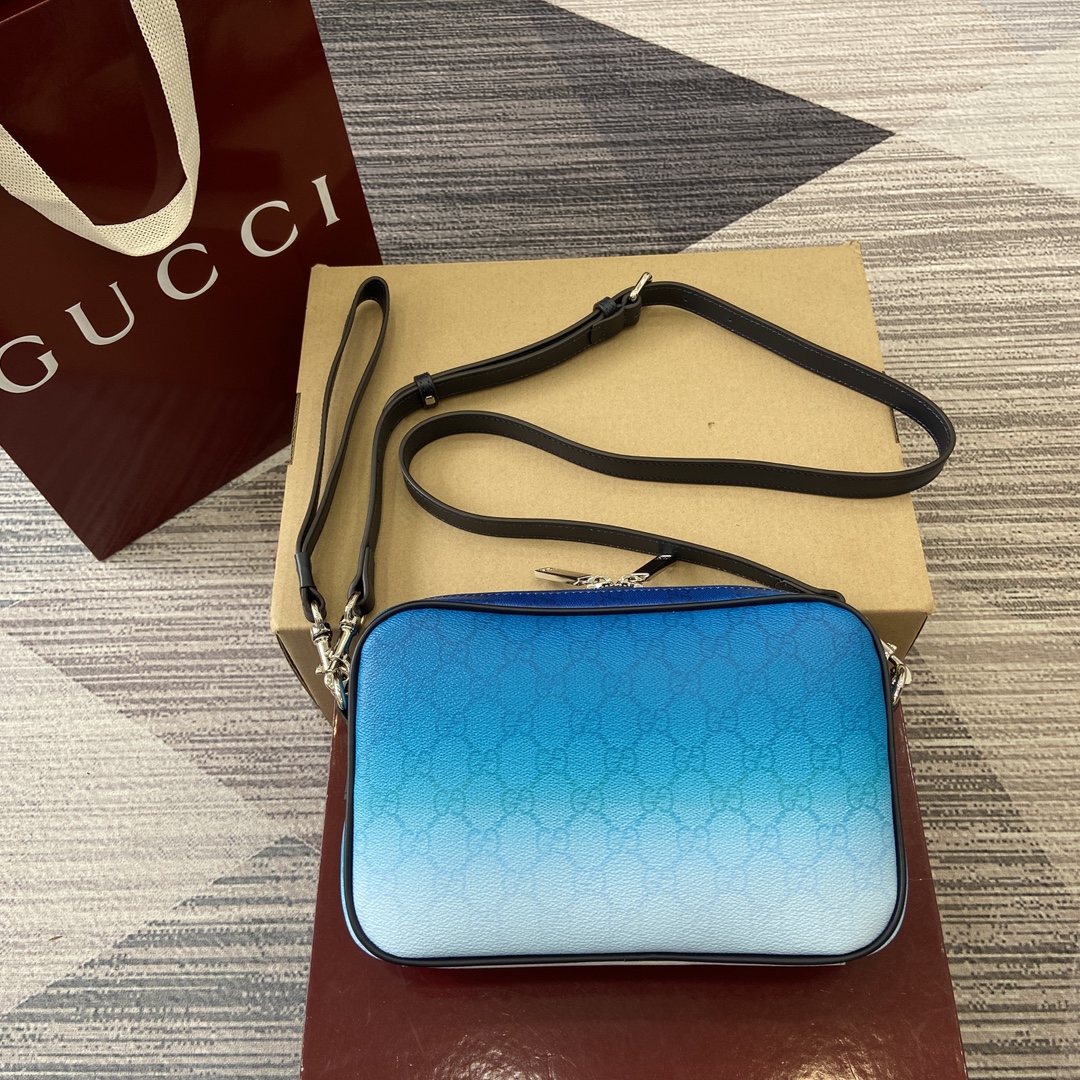 GUCCI 漸層藍 GG Monogram 塗層織物 斜背包