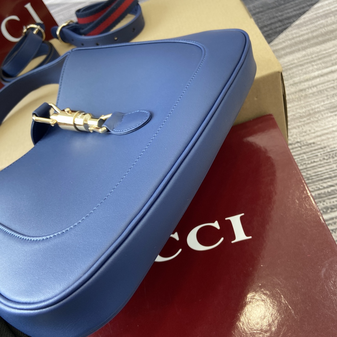 Gucci Jackie 1961 Medium Shoulder Bag in Deep Blue Leather 8 i1748688969 3037 0