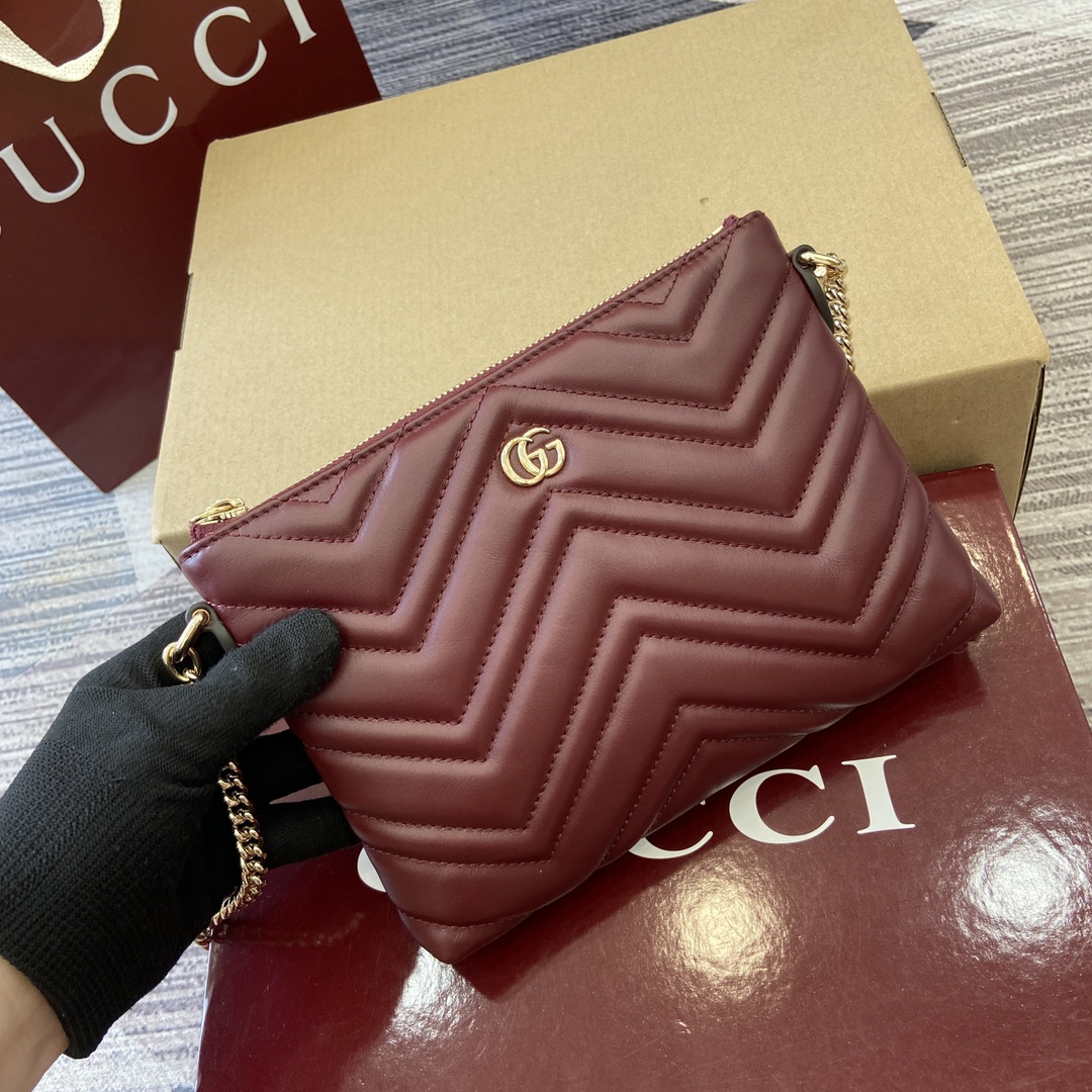 Gucci Marmont Red Leather Chain Wallet, 21cm x 15cm x 3.5cm, Model 837742 2 i1750672839 5048 5