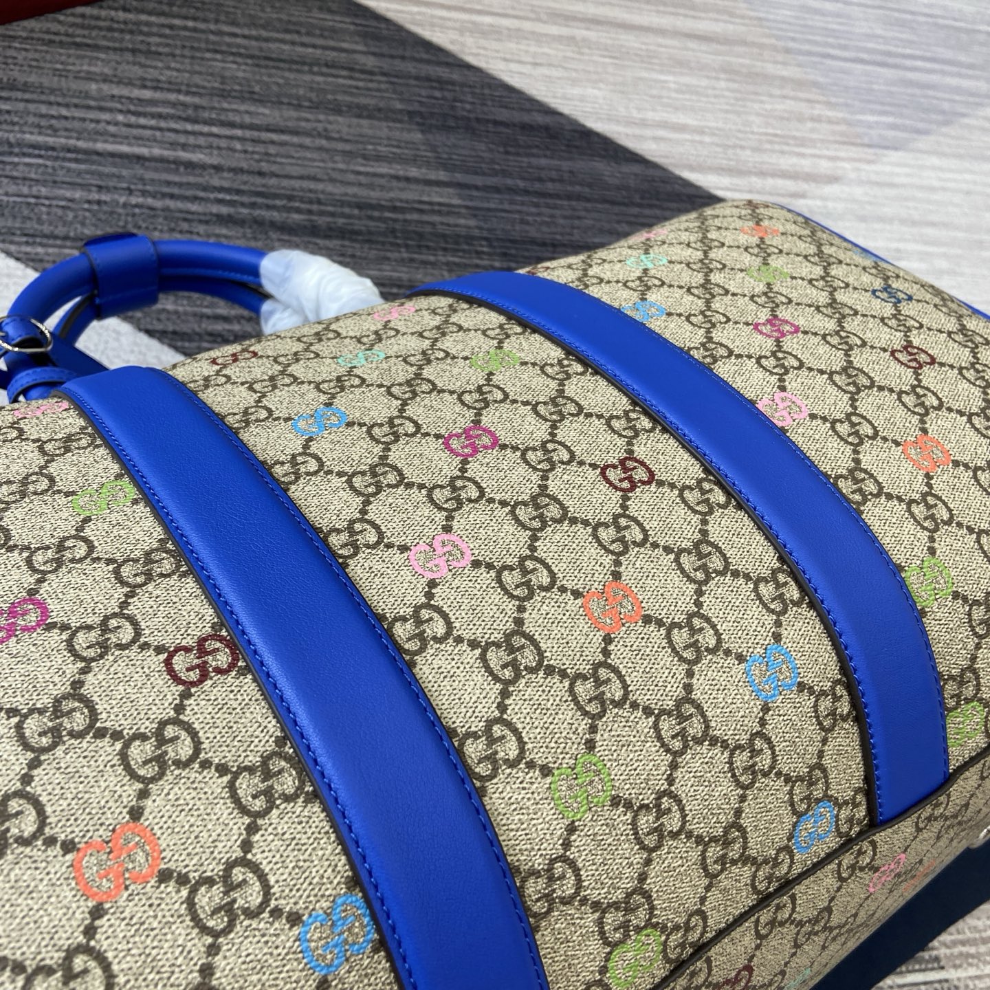 Gucci Beige/Brown Monogram Multicolor Print Duffle Bag, 45cm x 30cm x 24.5cm 11 i1752561895356 7402 0 10
