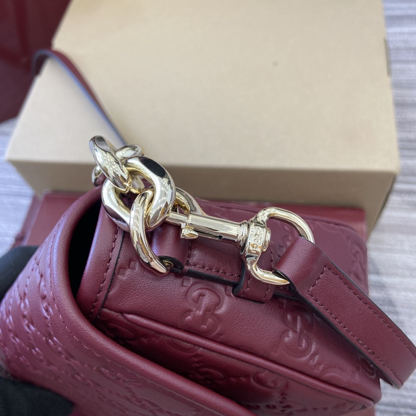 Gucci Emblem Red Leather Shoulder Bag with Chain Strap - Style 847448 8 i1753426790522 9217 0 7