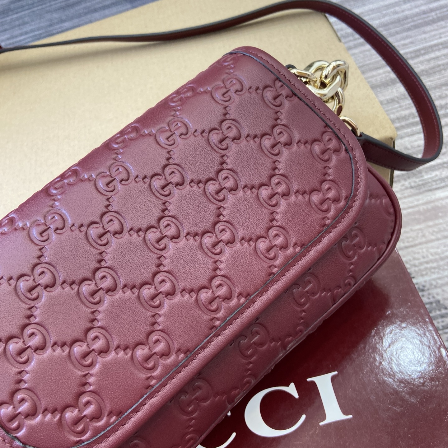 Gucci Emblem Red Leather Shoulder Bag with Chain Strap - Style 847448 5 i1753426792490 9423 0 4