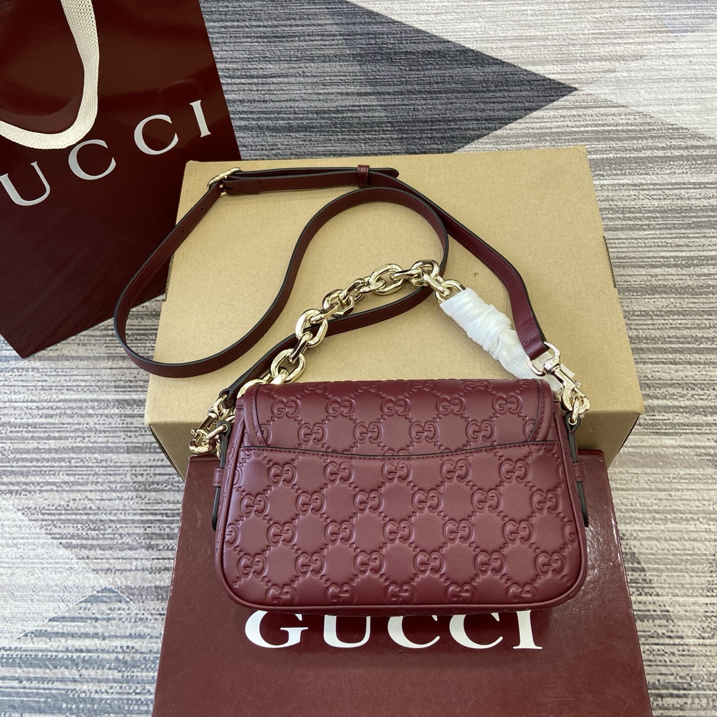 Gucci Emblem Red Leather Shoulder Bag with Chain Strap - Style 847448 3 i1753426792564 4028 0 1