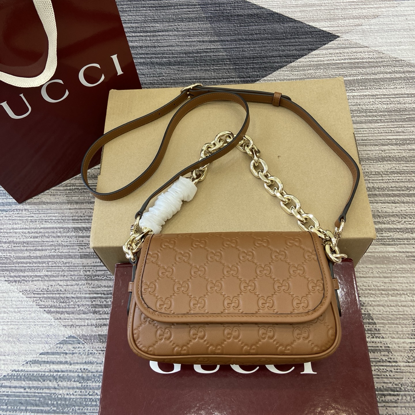 Gucci Emblem Brown Embossed Leather Chain Shoulder Bag, 20.5cm 2 i1753426799432 7473 0 0