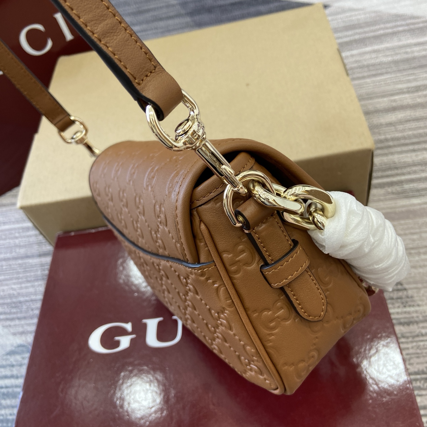 Gucci Emblem Brown Embossed Leather Chain Shoulder Bag, 20.5cm 4 i1753426803829 1653 0 2