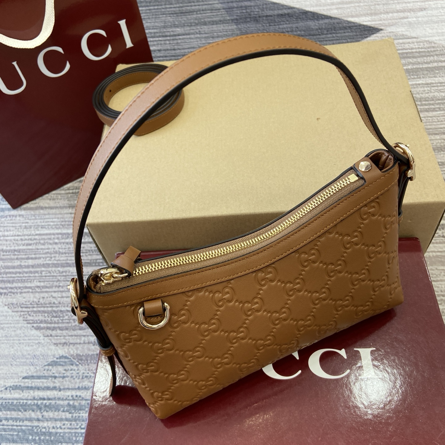 Gucci Emblem Embossed Leather Shoulder Bag - Brown, 22 cm x 14 cm x 8 cm 6 i1753426845435 7428 0 4
