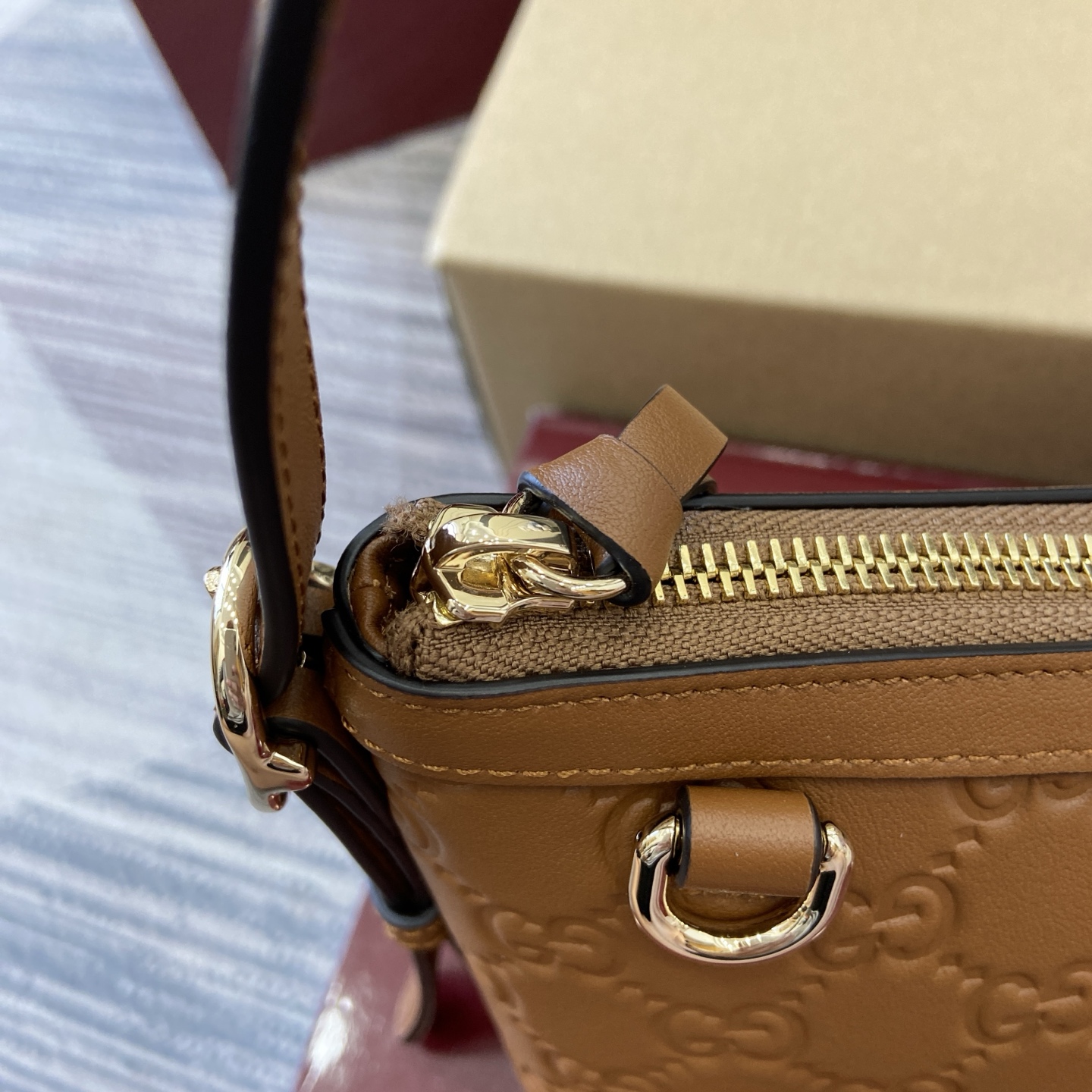 Gucci Emblem Embossed Leather Shoulder Bag - Brown, 22 cm x 14 cm x 8 cm 13 i1753426850467 8859 0 5